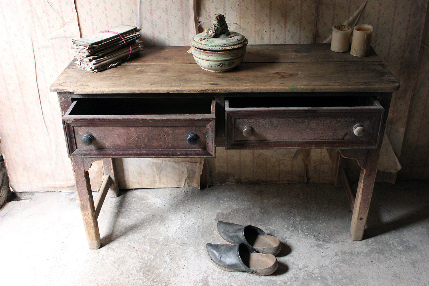 A Beautiful Late George III Painted Oak & Pine Dresser Base c.1810-30