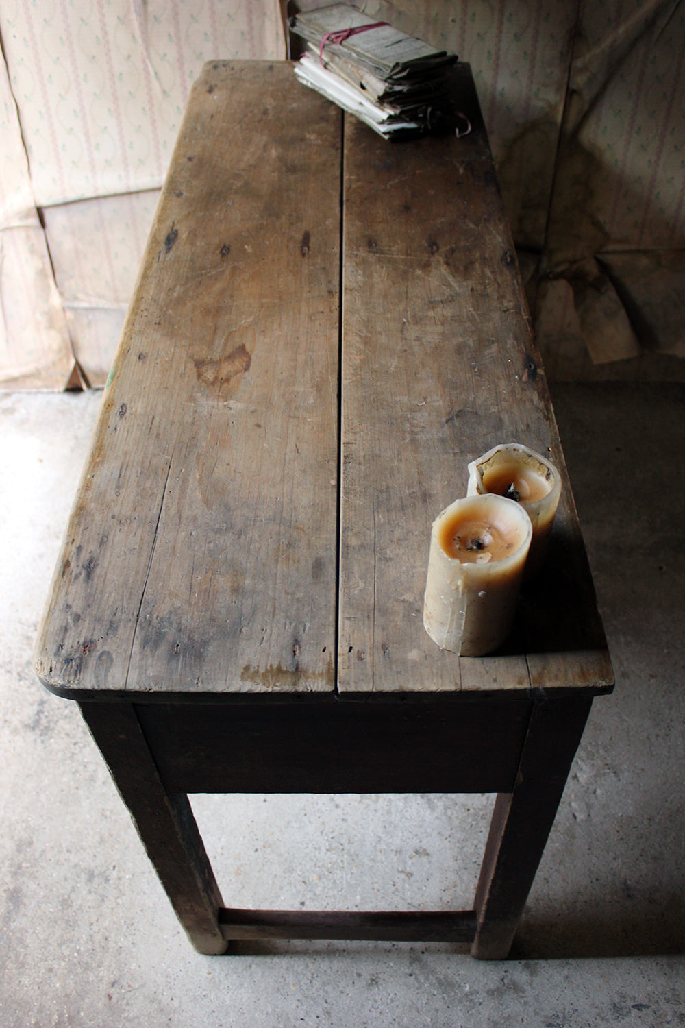 A Beautiful Late George III Painted Oak & Pine Dresser Base c.1810-30