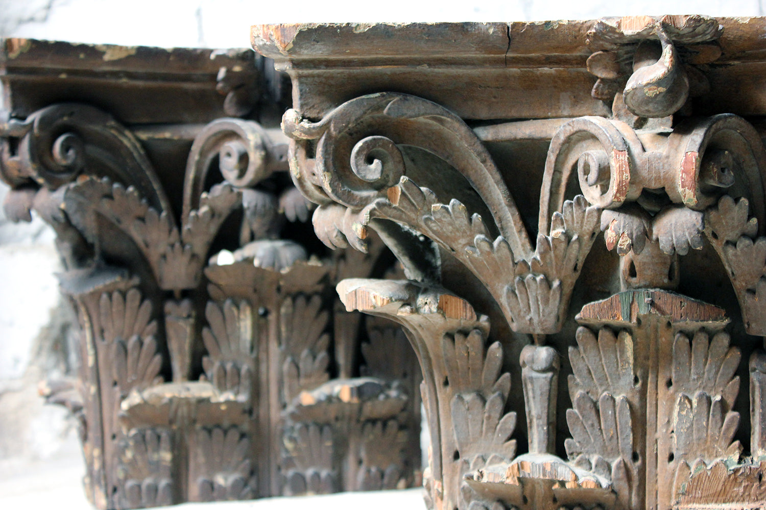 A Decorative Pair of Carved Pine, Plaster & Gesso Painted Corinthian Capital Wall Brackets c.1800