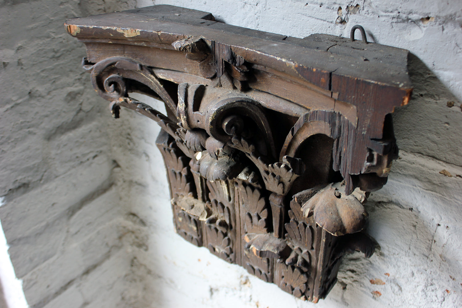 A Decorative Pair of Carved Pine, Plaster & Gesso Painted Corinthian Capital Wall Brackets c.1800