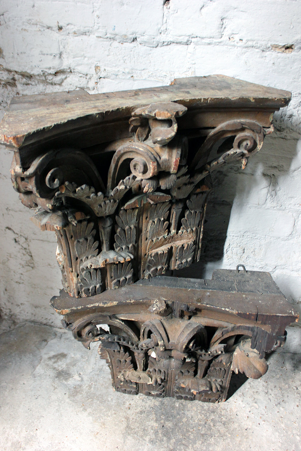 A Decorative Pair of Carved Pine, Plaster & Gesso Painted Corinthian Capital Wall Brackets c.1800