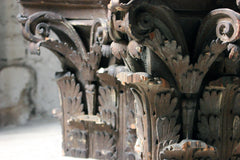A Decorative Pair of Carved Pine, Plaster & Gesso Painted Corinthian Capital Wall Brackets c.1800