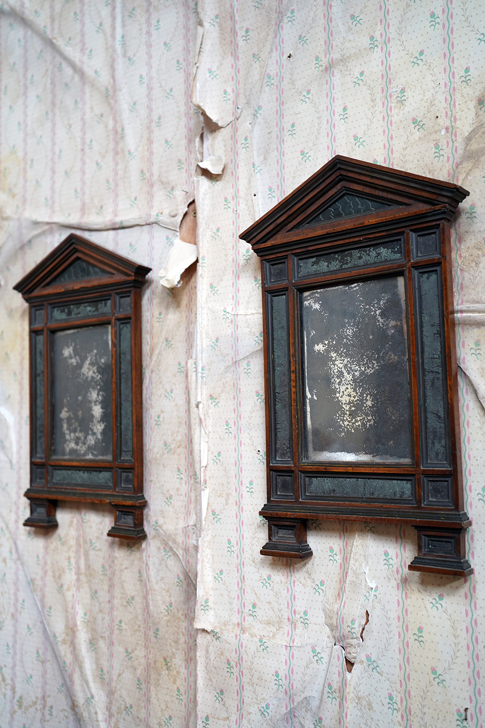 A Fine Pair of Early 19thC Italian Walnut & Mercury Glass Wall Mirrors; Ex William Lloyd George, 3rd Viscount Tenby (1927-2023)