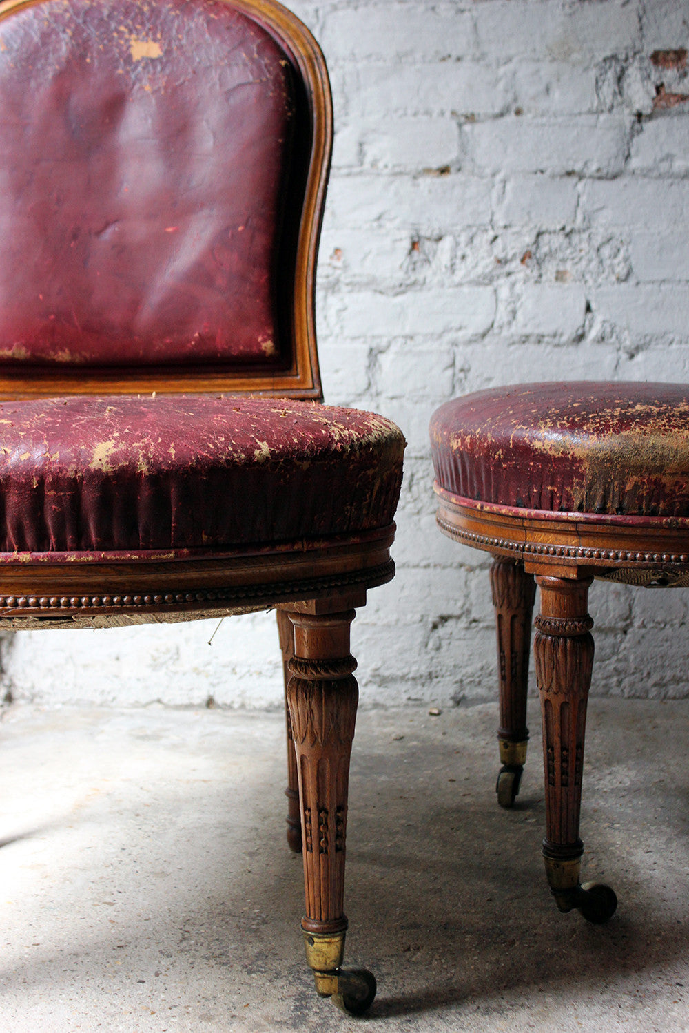 A Good Pair of Early Victorian Golden Oak & Leather Upholstered Library Chairs c.1840-50