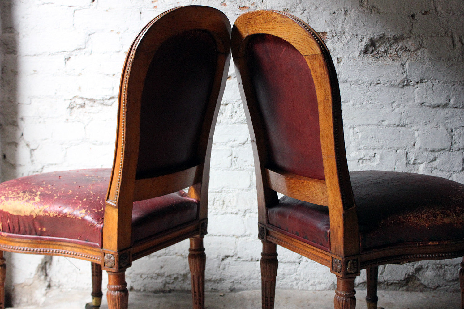 A Good Pair of Early Victorian Golden Oak & Leather Upholstered Library Chairs c.1840-50