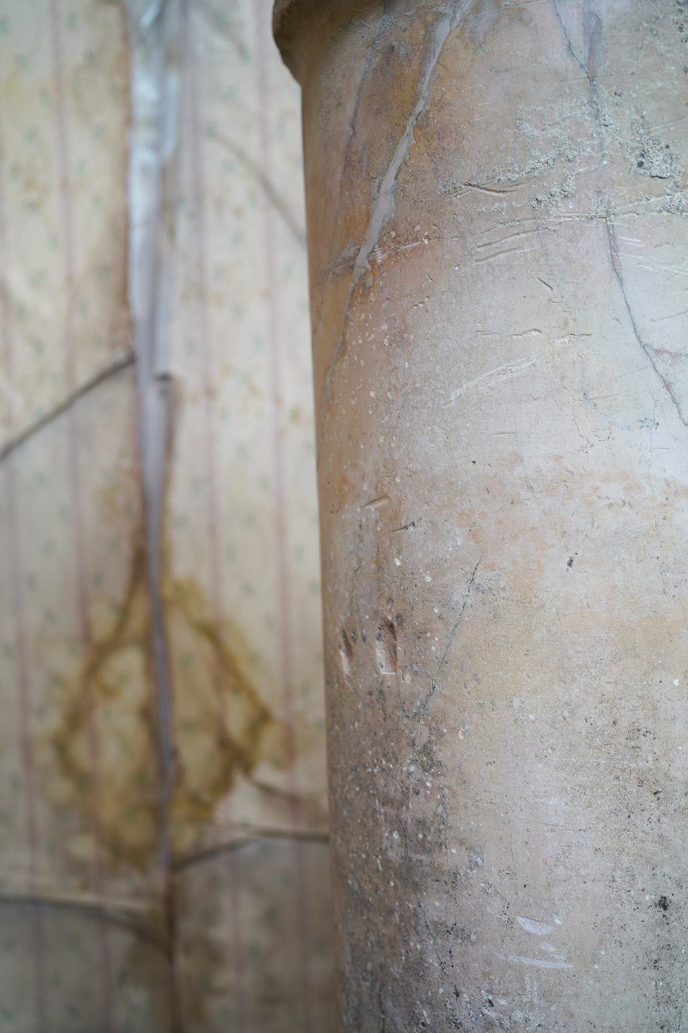 A Fine Italian Siena Scagliola Pink Marble Column c.1870