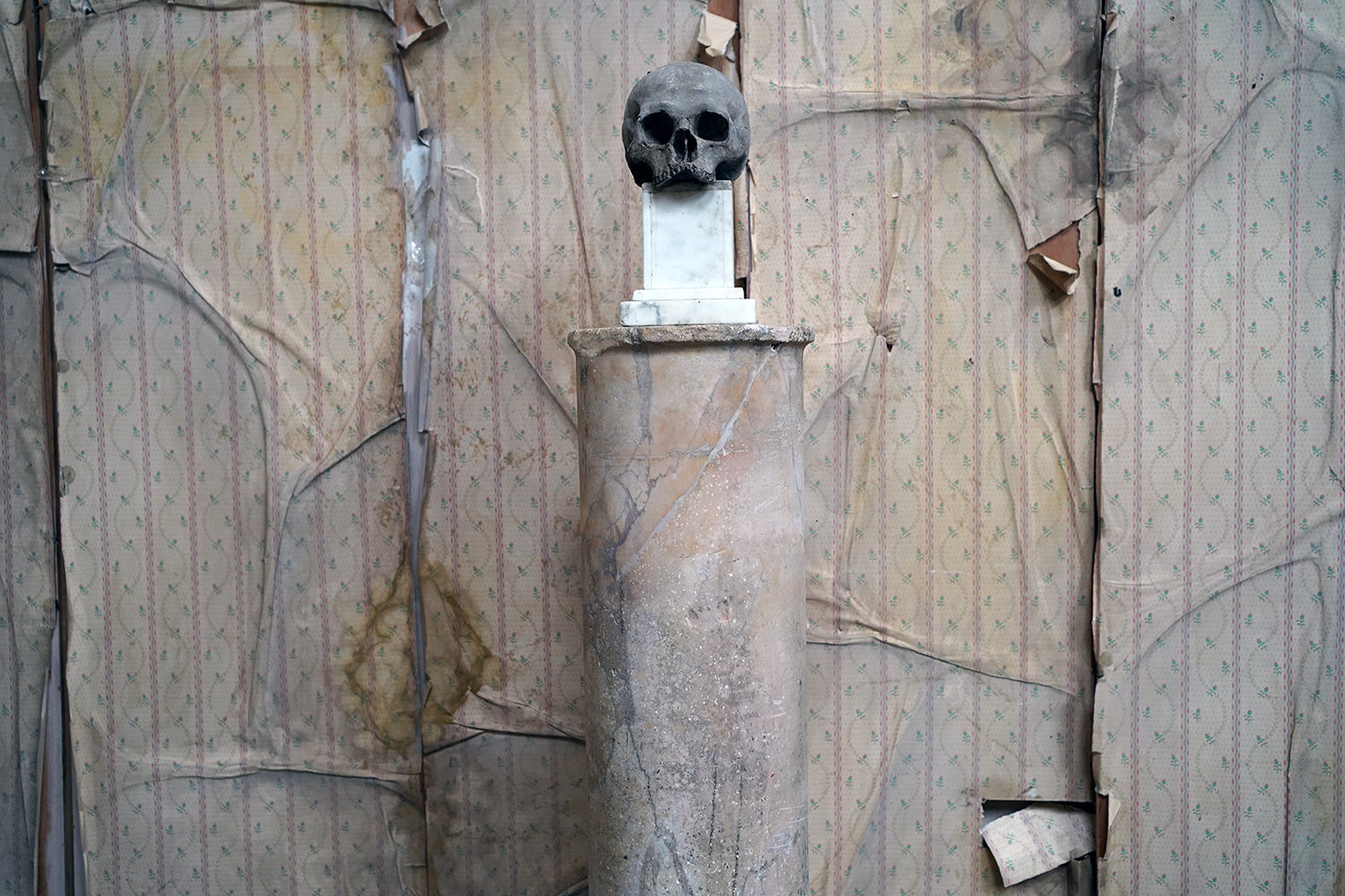A Fine Italian Siena Scagliola Pink Marble Column c.1870