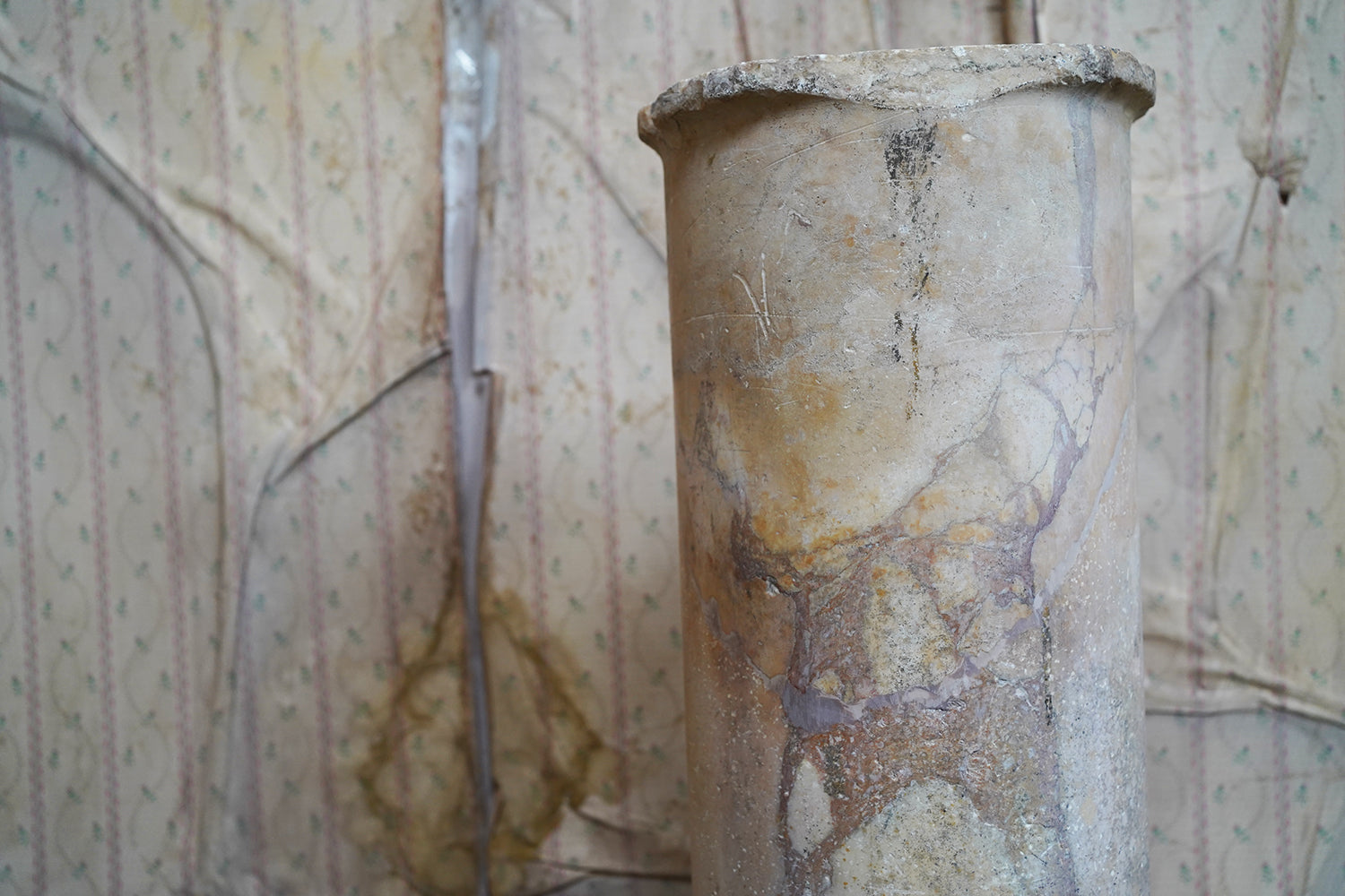 A Fine Italian Siena Scagliola Pink Marble Column c.1870