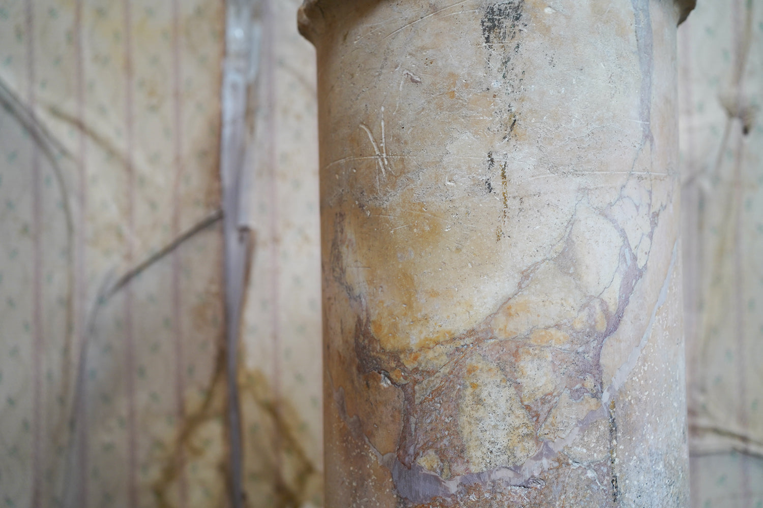 A Fine Italian Siena Scagliola Pink Marble Column c.1870