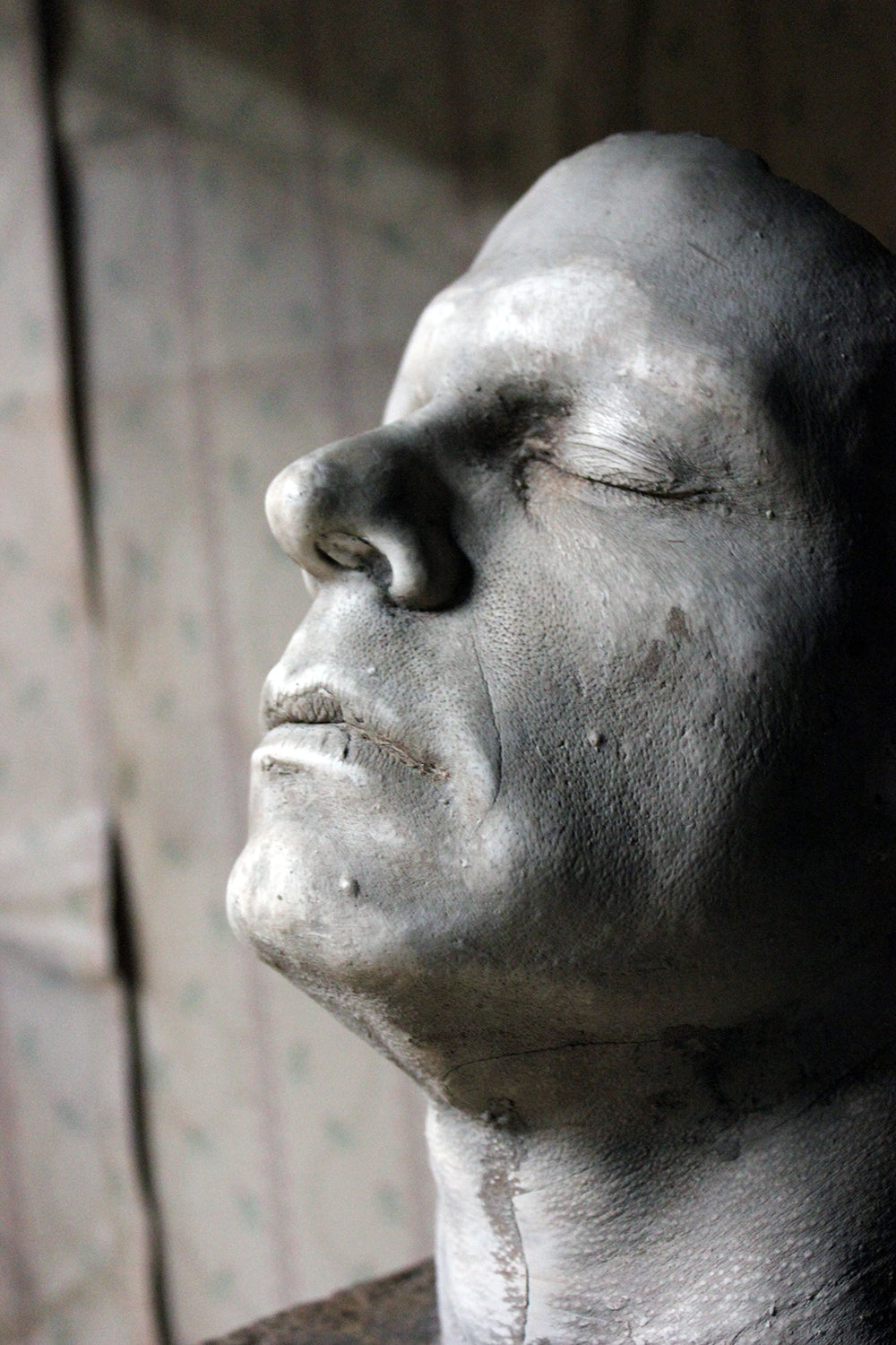 A Finely Cast Early 20thC Plaster Life Mask of a Gentleman