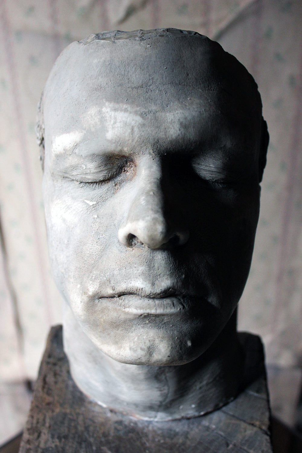 A Finely Cast Early 20thC Plaster Life Mask of a Gentleman
