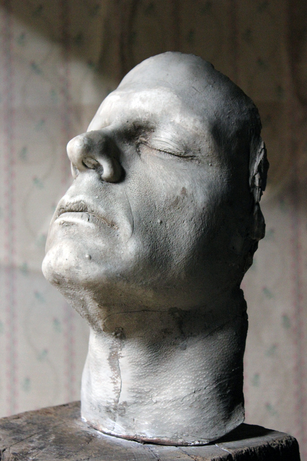 A Finely Cast Early 20thC Plaster Life Mask of a Gentleman