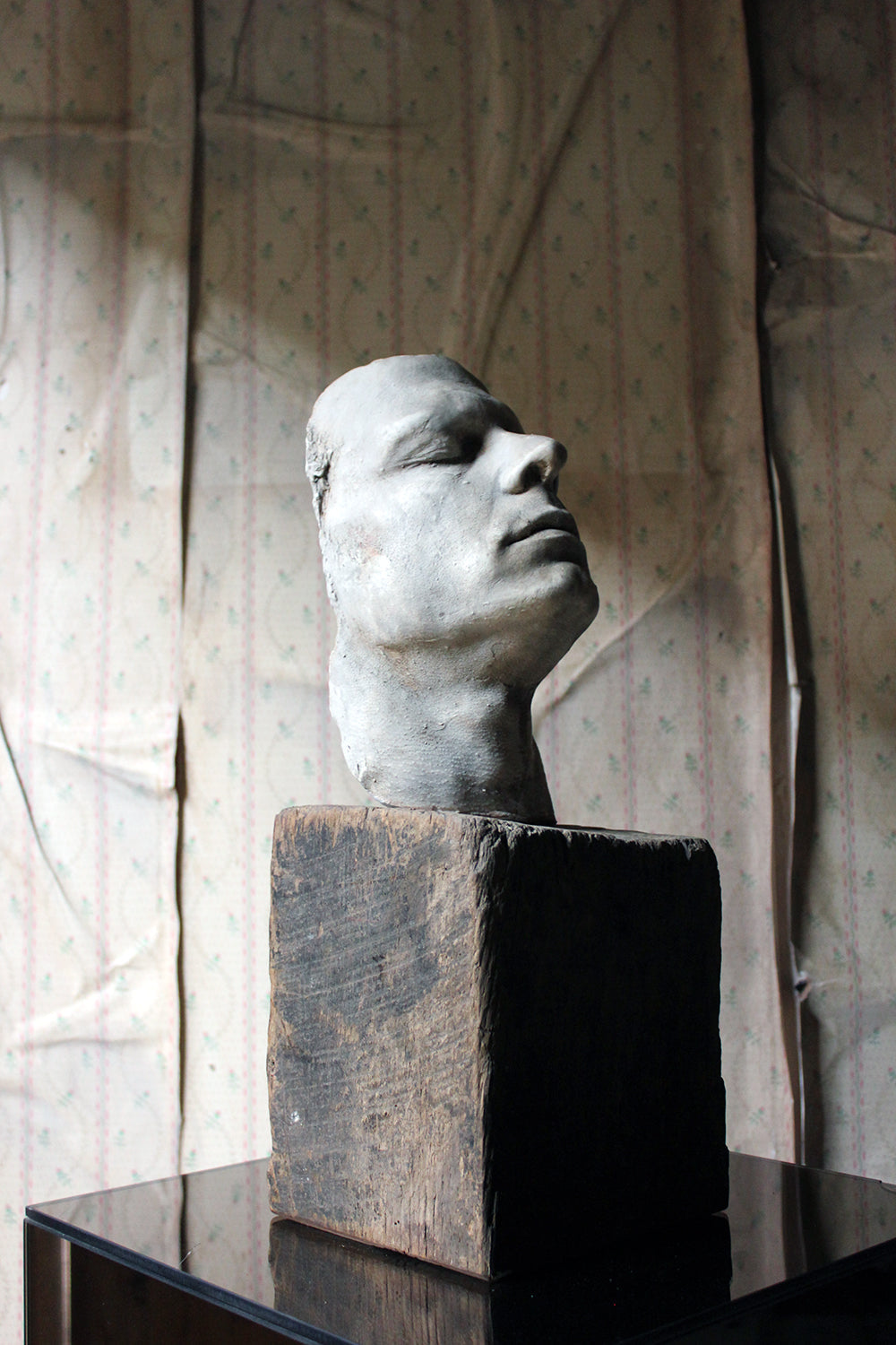 A Finely Cast Early 20thC Plaster Life Mask of a Gentleman