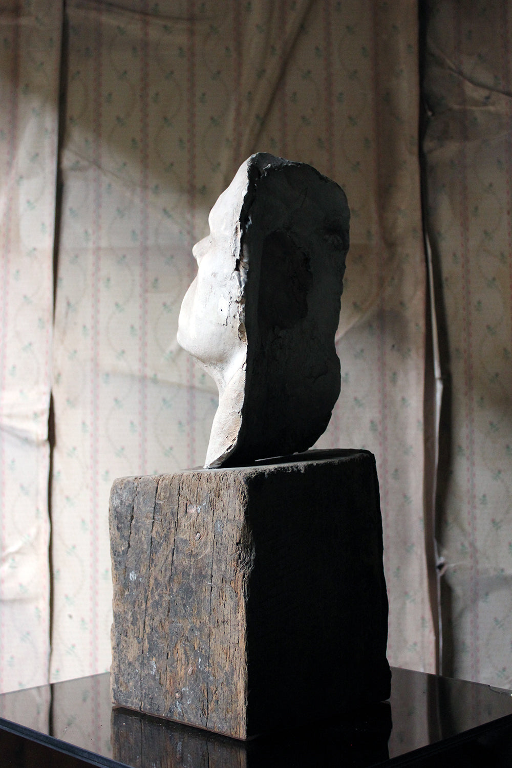 A Finely Cast Early 20thC Plaster Life Mask of a Gentleman