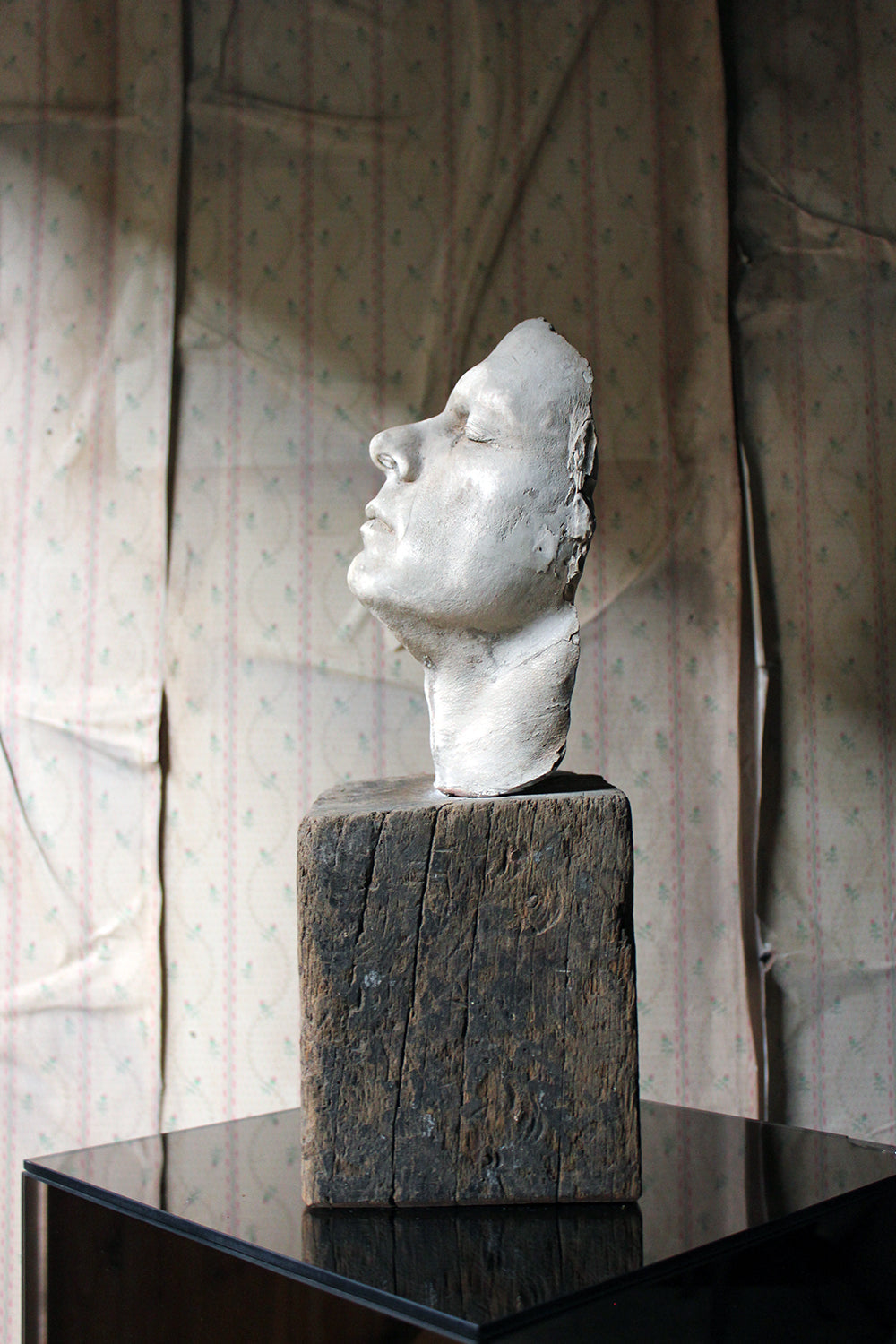 A Finely Cast Early 20thC Plaster Life Mask of a Gentleman