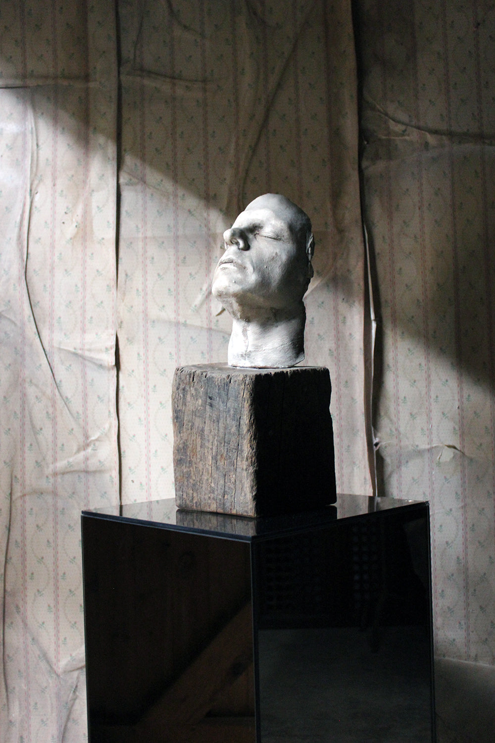 A Finely Cast Early 20thC Plaster Life Mask of a Gentleman