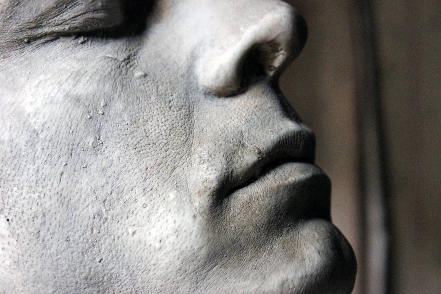A Finely Cast Early 20thC Plaster Life Mask of a Gentleman