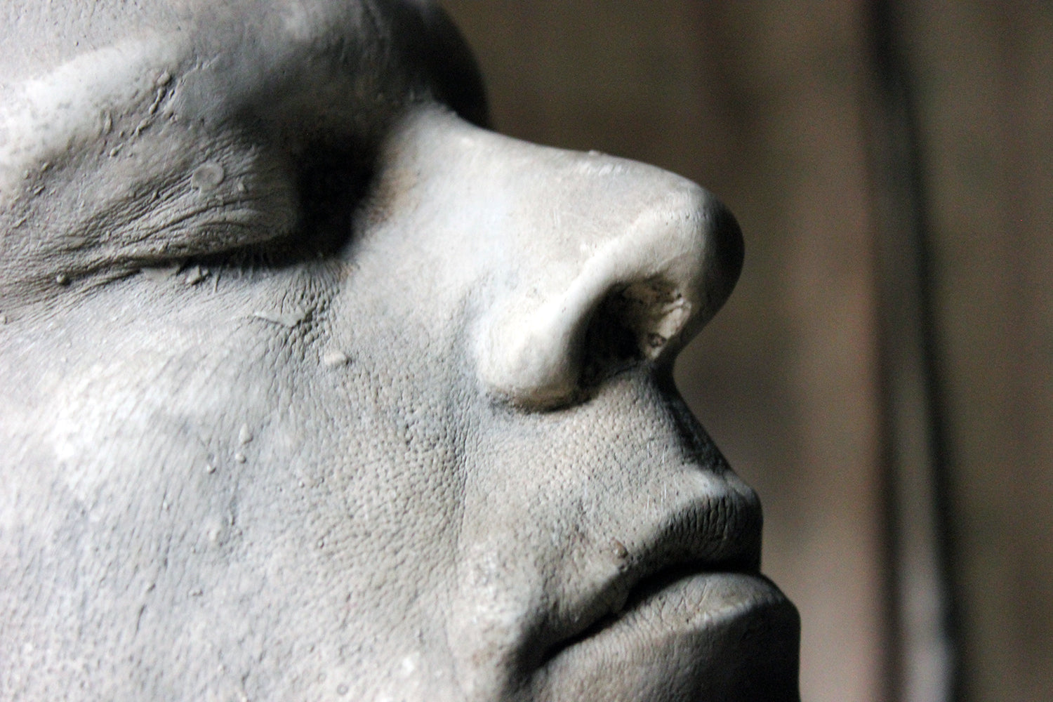 A Finely Cast Early 20thC Plaster Life Mask of a Gentleman