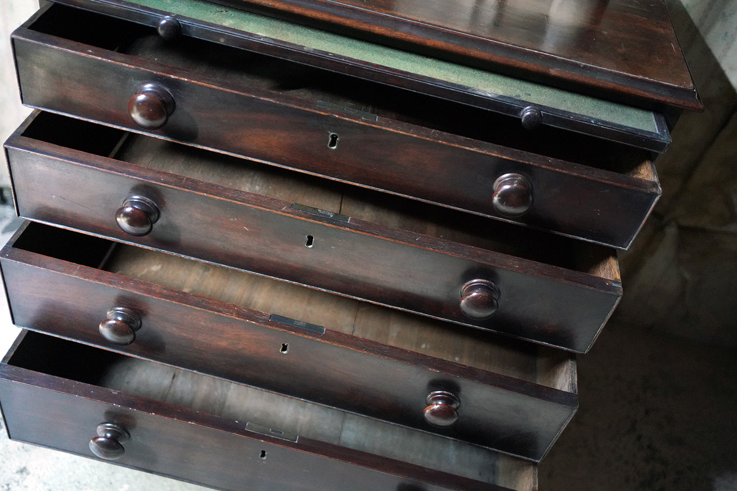A Good George III Mahogany Bachelors Chest of Drawers c.1780
