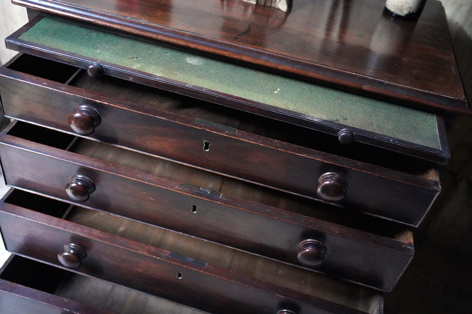 A Good George III Mahogany Bachelors Chest of Drawers c.1780