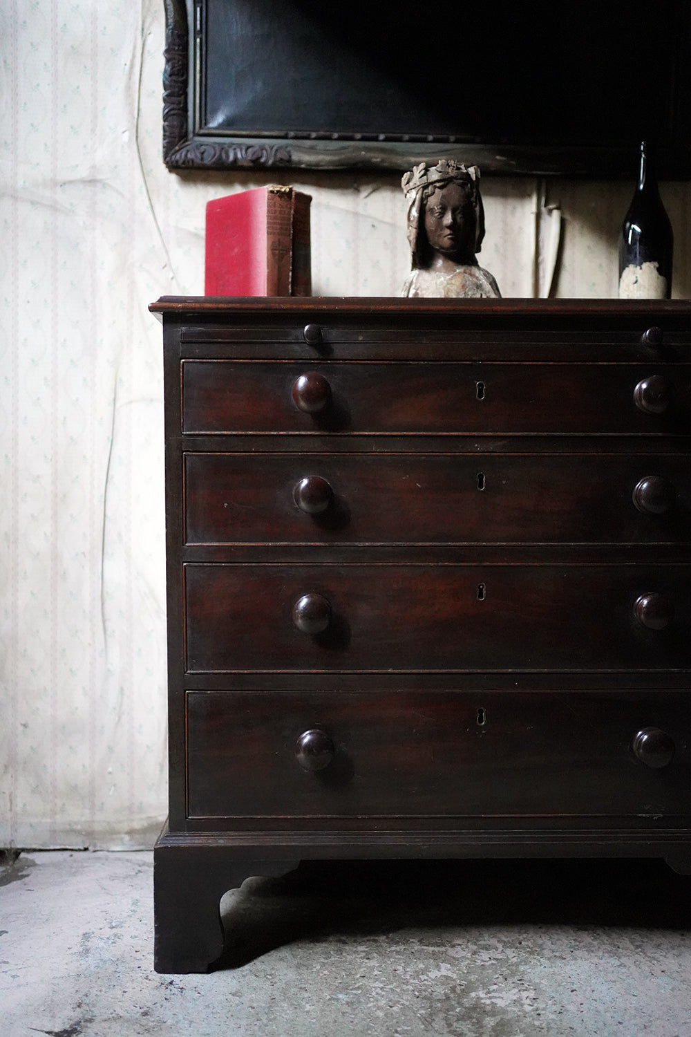A Good George III Mahogany Bachelors Chest of Drawers c.1780