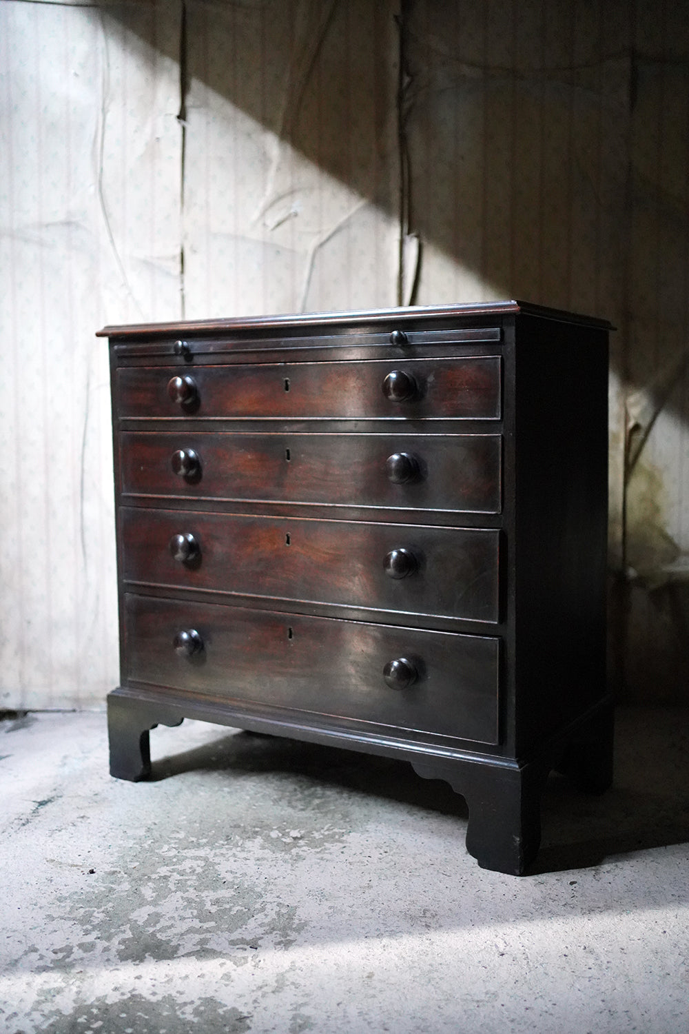 A Good George III Mahogany Bachelors Chest of Drawers c.1780