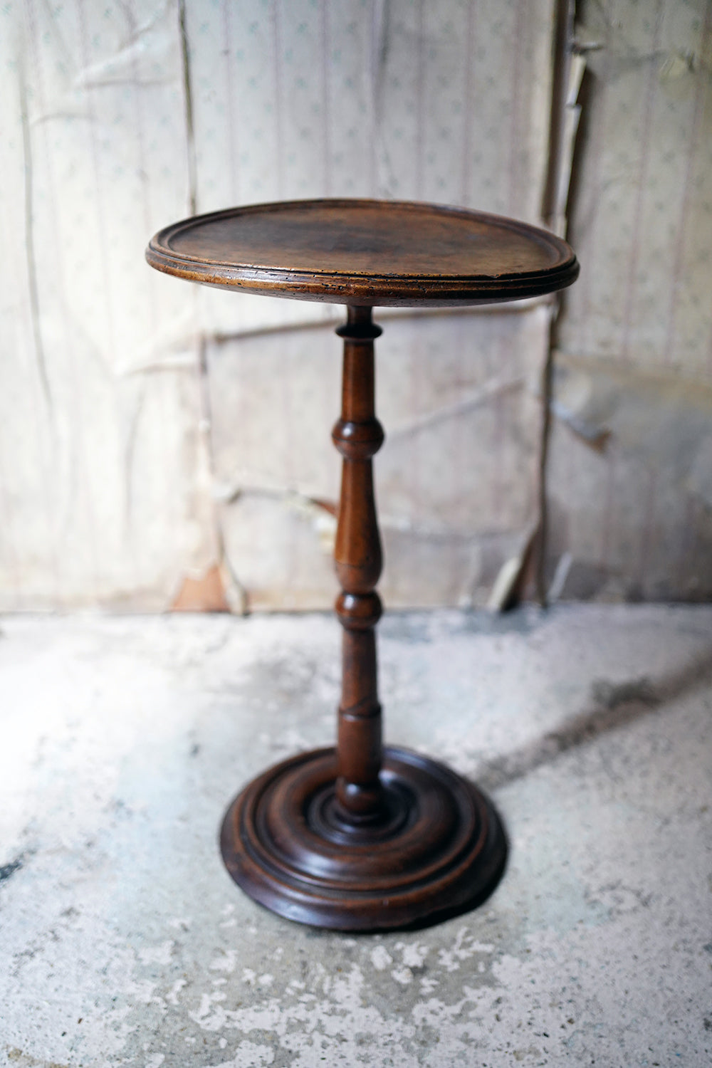 A Good Early 19thC Walnut Wine Table c.1810-20