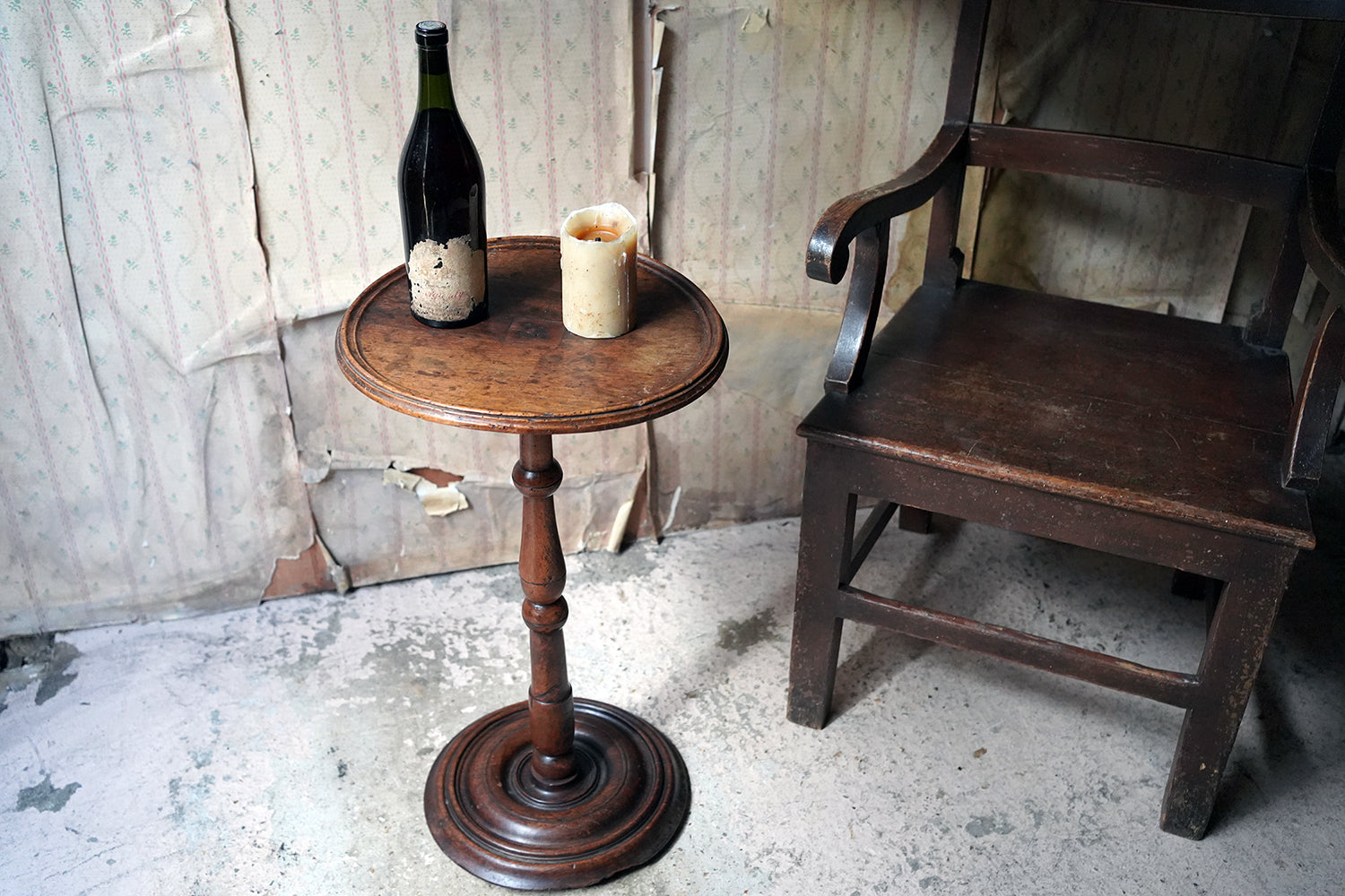 A Good Early 19thC Walnut Wine Table c.1810-20