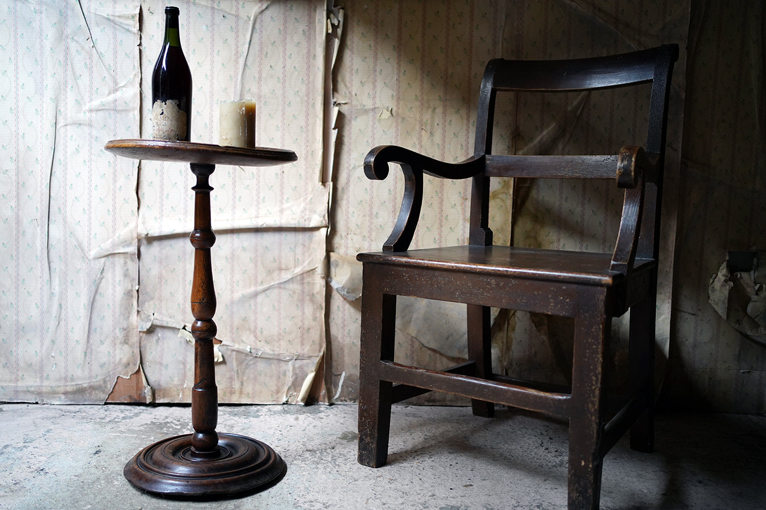 A Good Early 19thC Walnut Wine Table c.1810-20