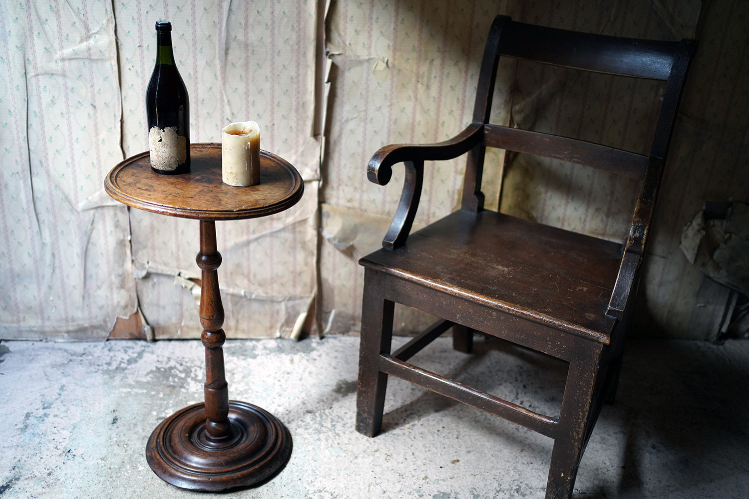 A Good Early 19thC Walnut Wine Table c.1810-20