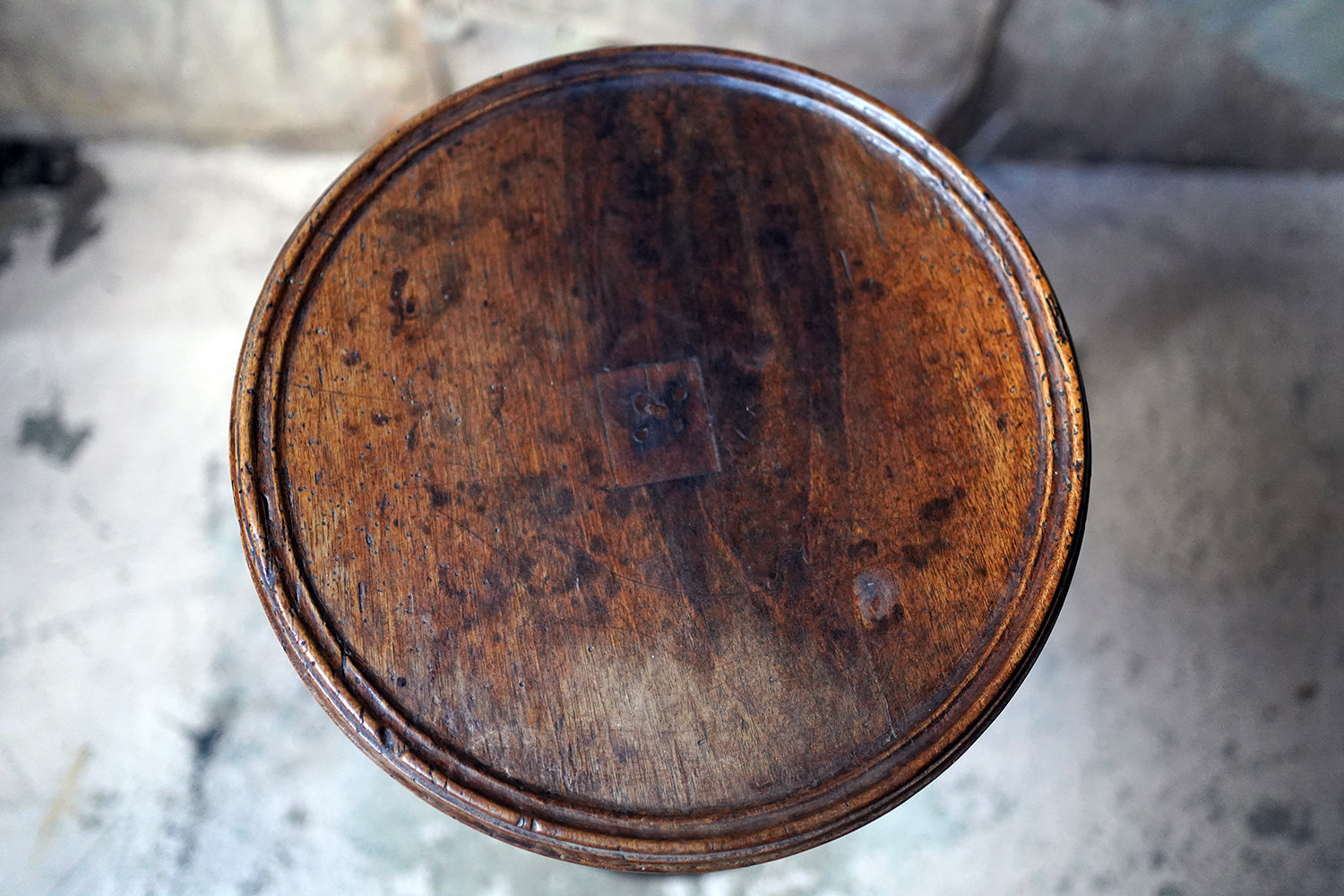 A Good Early 19thC Walnut Wine Table c.1810-20