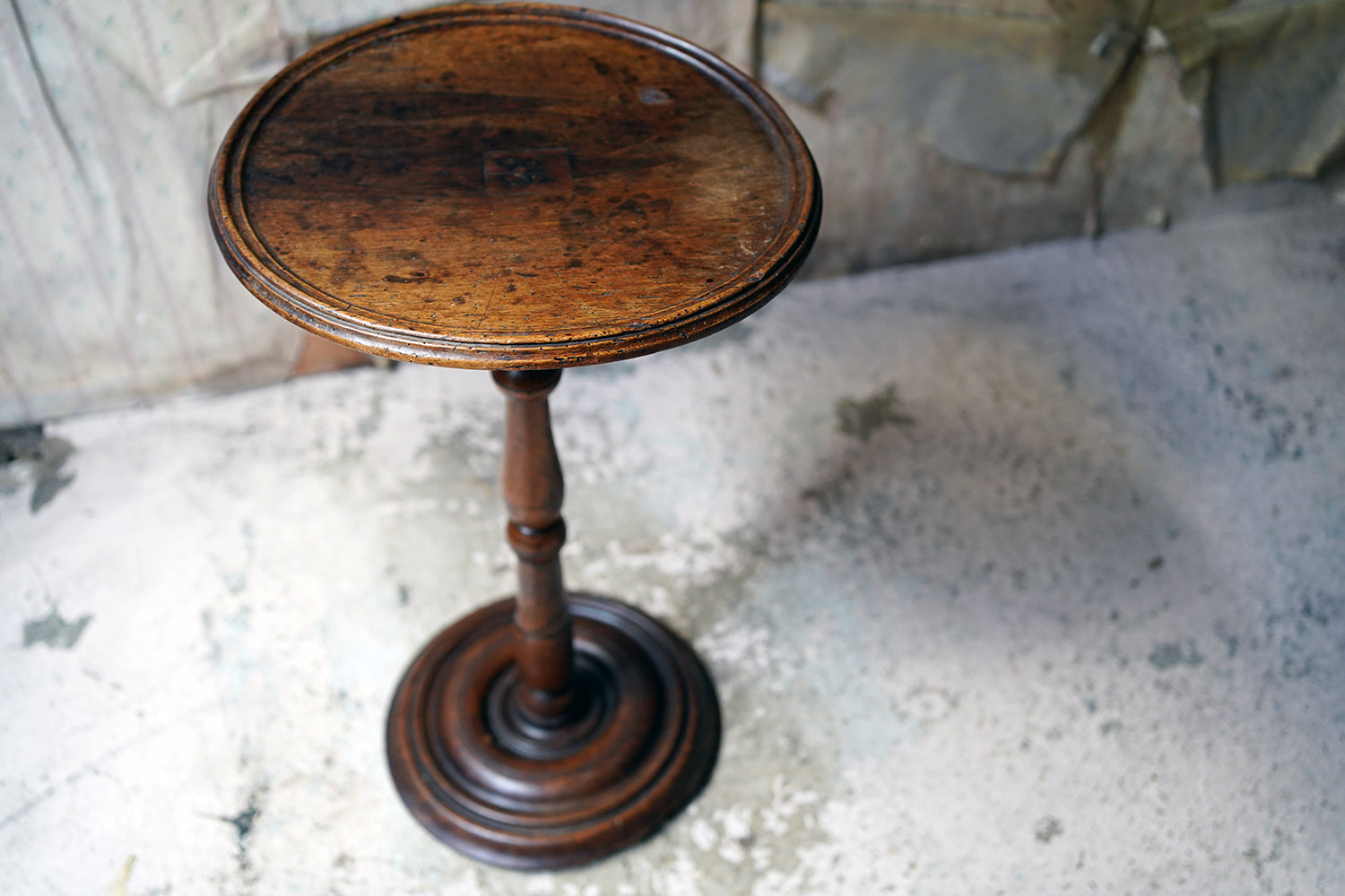 A Good Early 19thC Walnut Wine Table c.1810-20