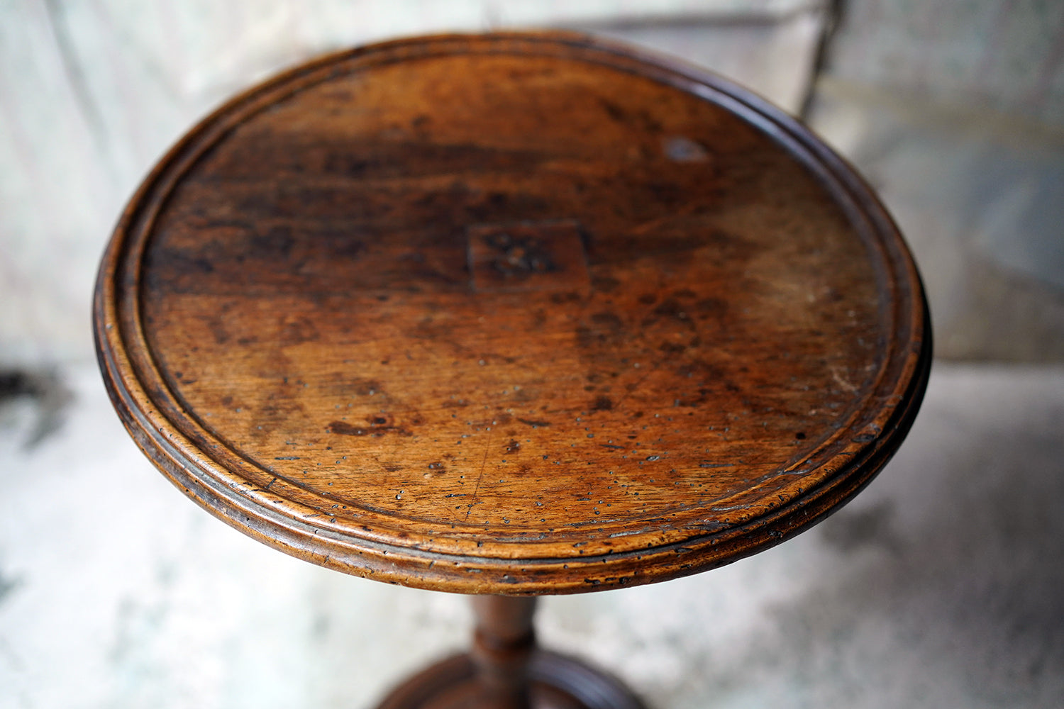 A Good Early 19thC Walnut Wine Table c.1810-20