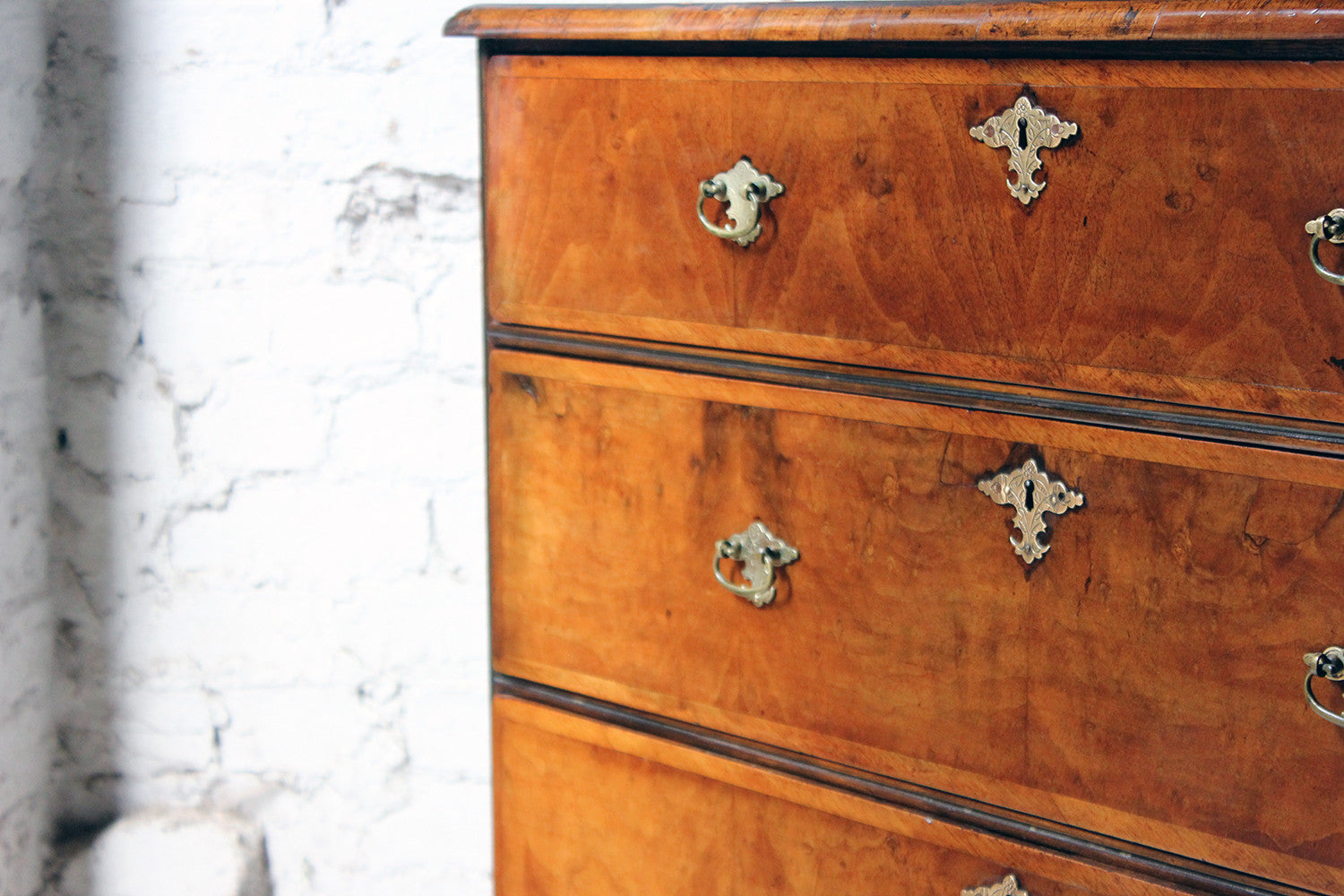 A Delightful Queen Anne Period Walnut Chest of Drawers c.1710