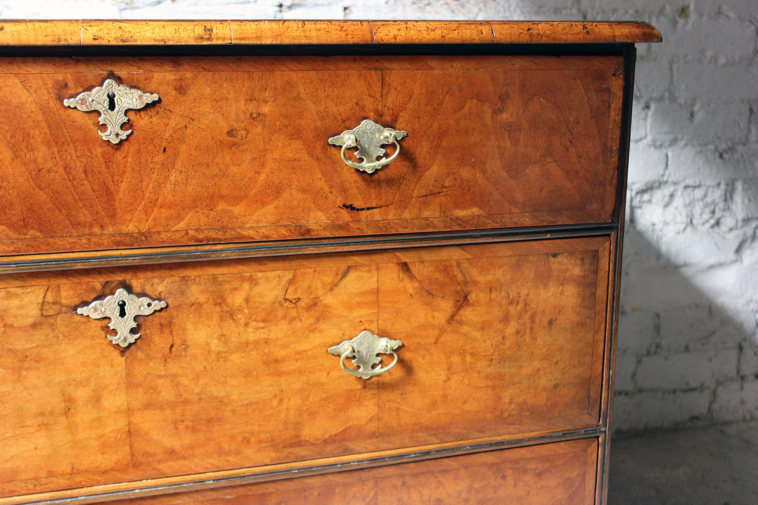 A Delightful Queen Anne Period Walnut Chest of Drawers c.1710
