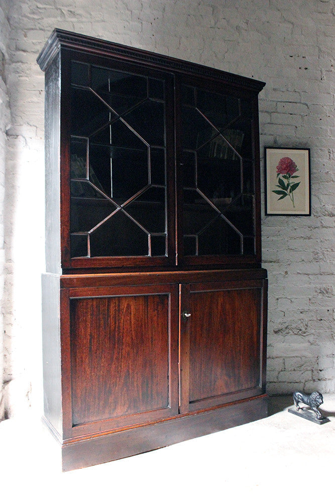 A Beautiful Regency Period Mahogany Astragal Glazed Bookcase c.1820