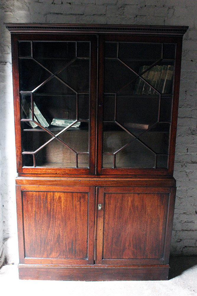 A Beautiful Regency Period Mahogany Astragal Glazed Bookcase c.1820