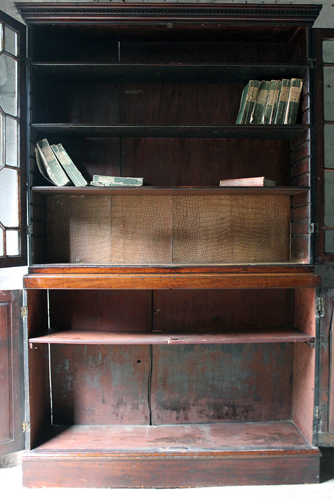 A Beautiful Regency Period Mahogany Astragal Glazed Bookcase c.1820