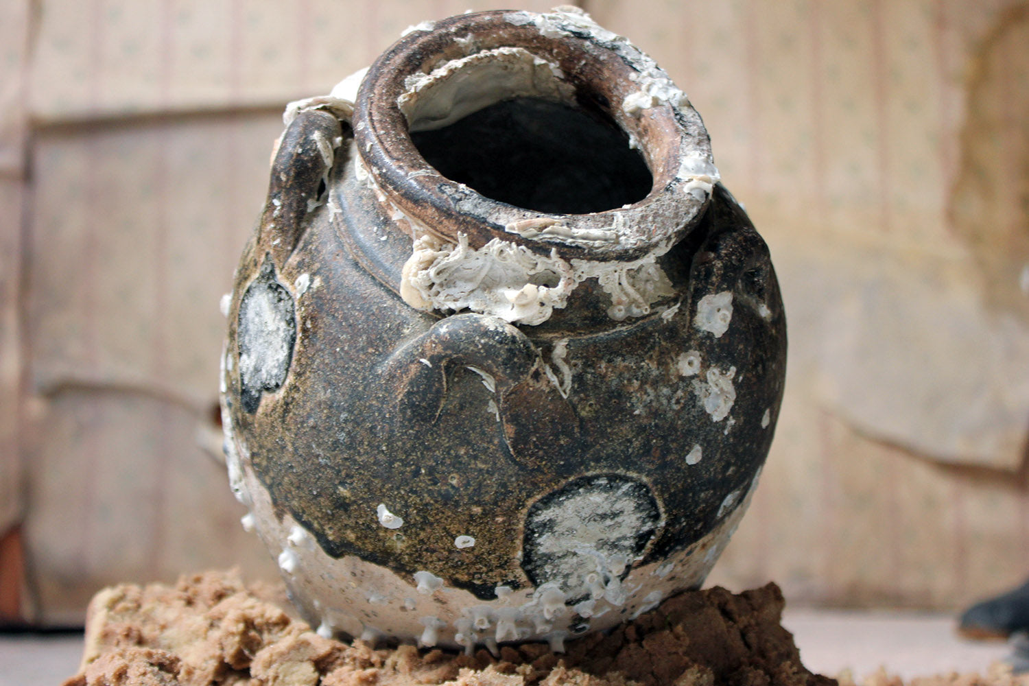 A 15thC Salvaged Shipwreck Sawankhalok Ceramic Jar from The Royal Nanhai c.1460