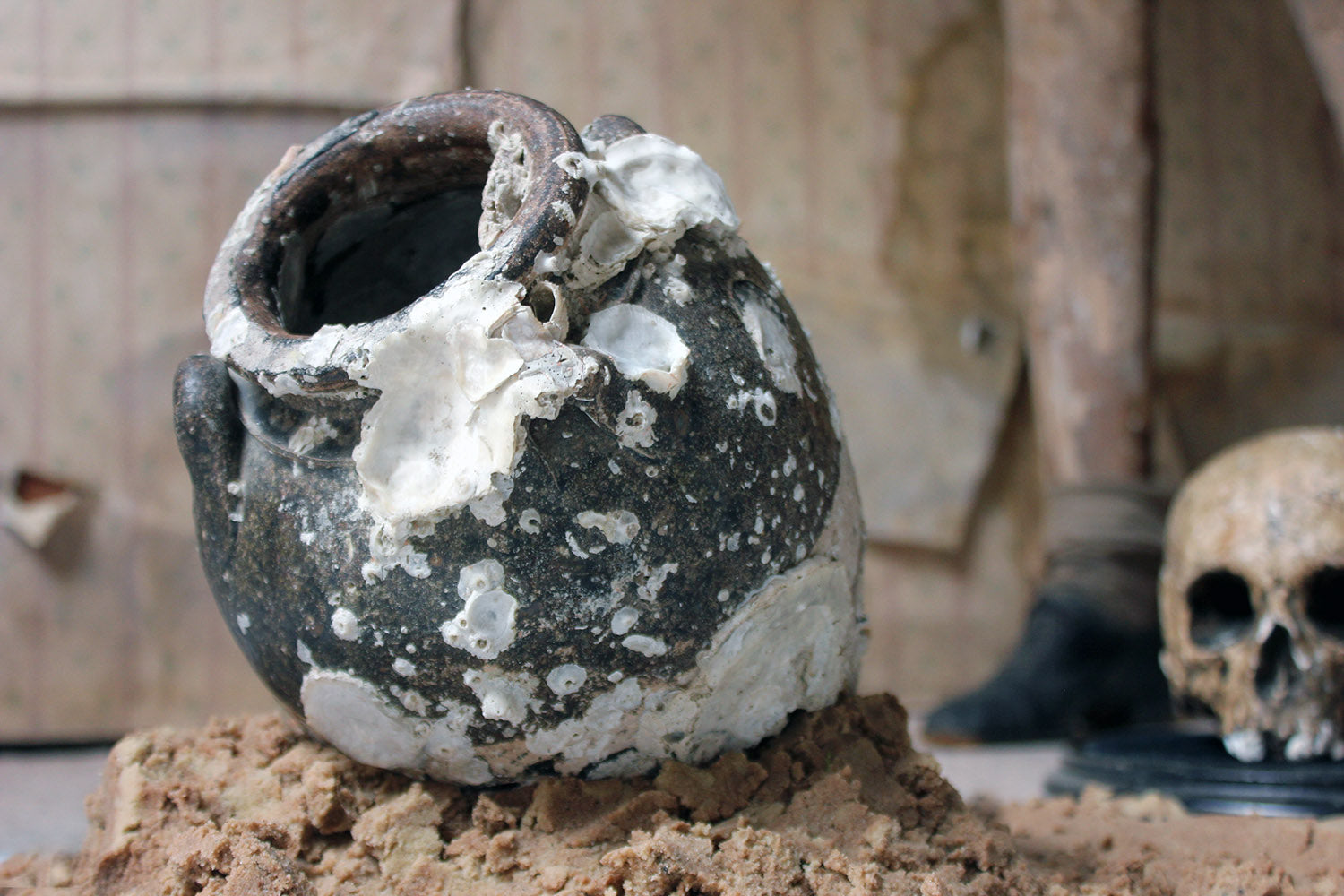 A 15thC Salvaged Shipwreck Sawankhalok Ceramic Jar from The Royal Nanhai c.1460