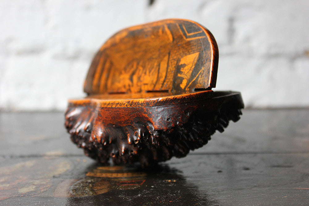 A Charming c.1820 Pen & Ink Naively Decorated Scottish Burr Root Wood Snuff Mull; 'Tam o'Shanter'