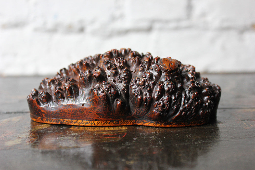 A Charming c.1820 Pen & Ink Naively Decorated Scottish Burr Root Wood Snuff Mull; 'Tam o'Shanter'