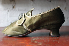 A Glorious 18thC Silk Ladies Shoe c.1730-55