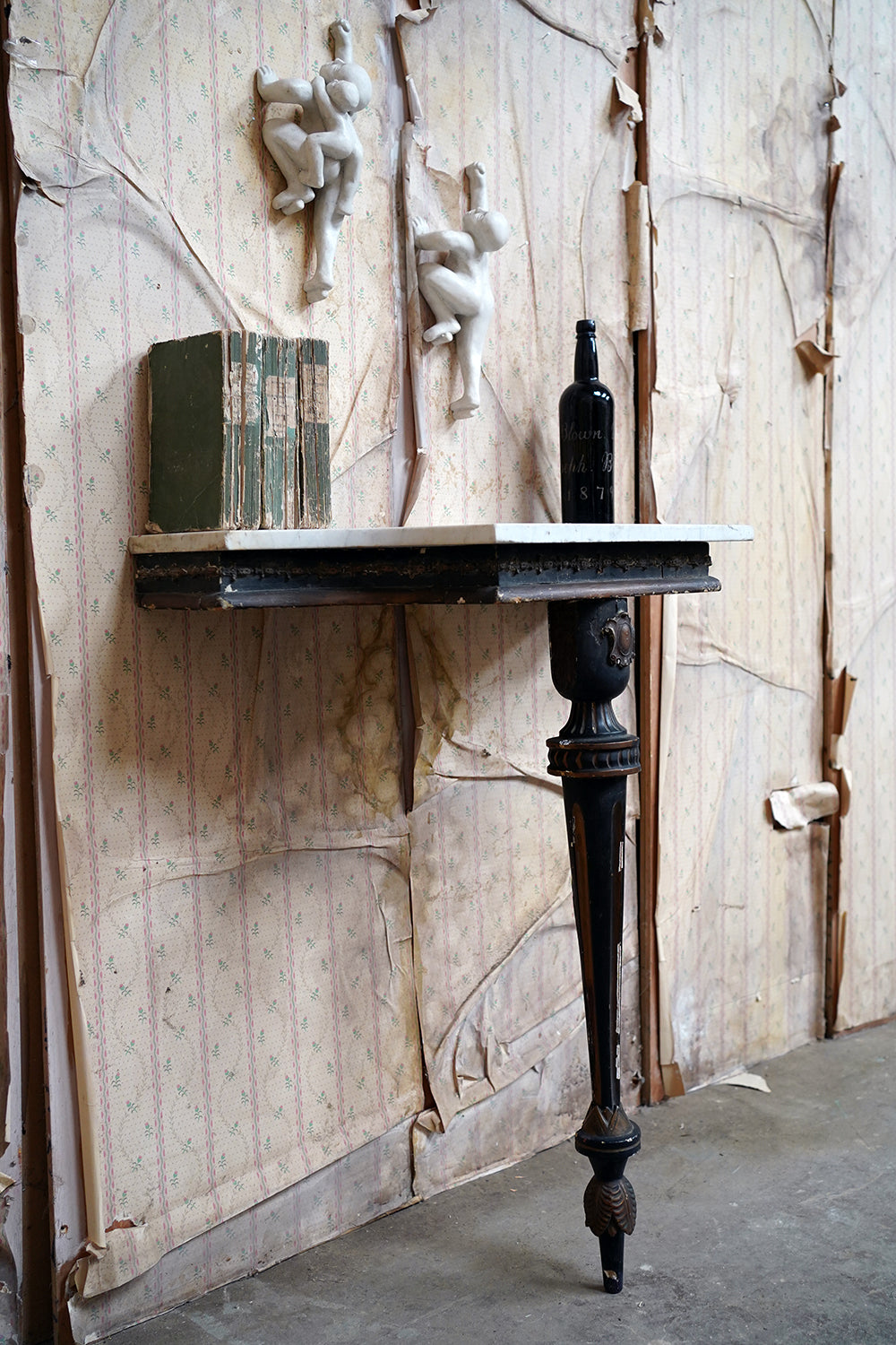 A 19thC Marble Topped Ebonised & Parcel Gilt Console Table c.1870