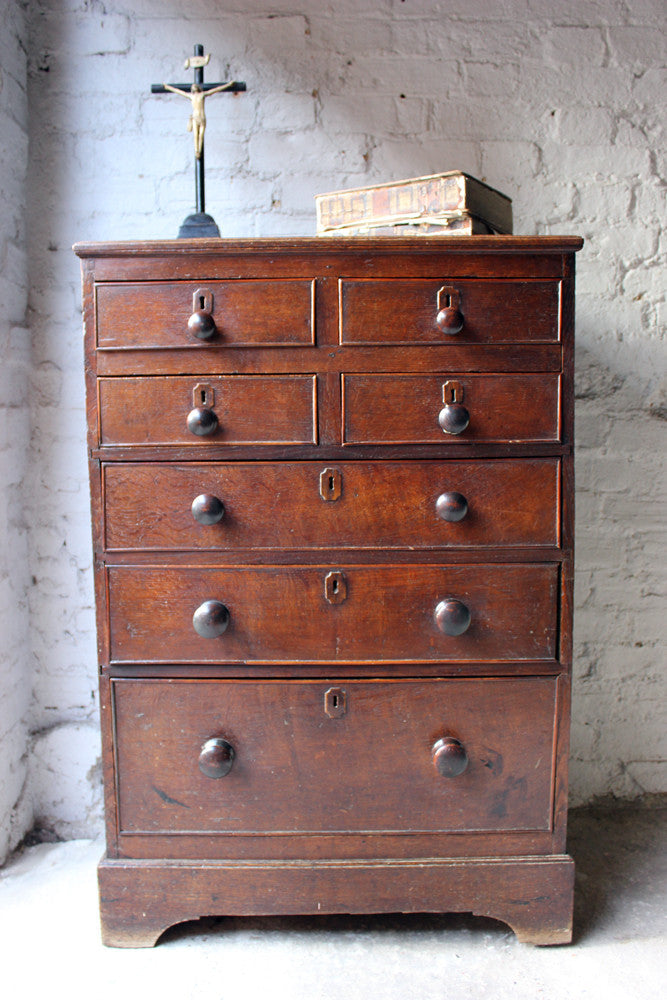 A Charming George II Provincial English Oak Chest of Drawers c.1740-60