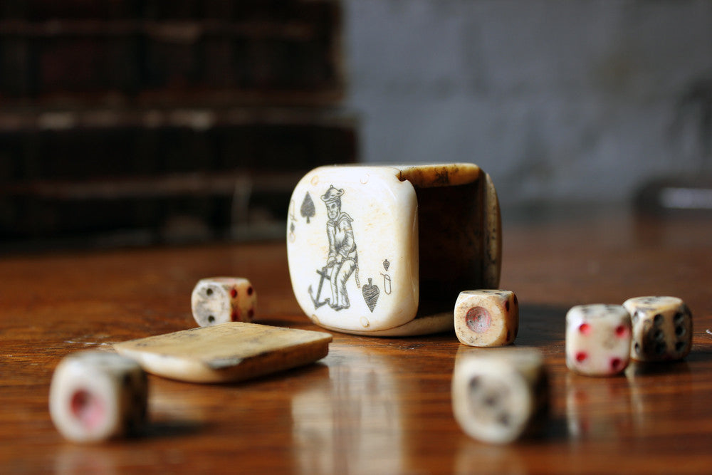 A Fine c.1880 Carved Bone Scrimshaw Sailors Dice Holder & Dice