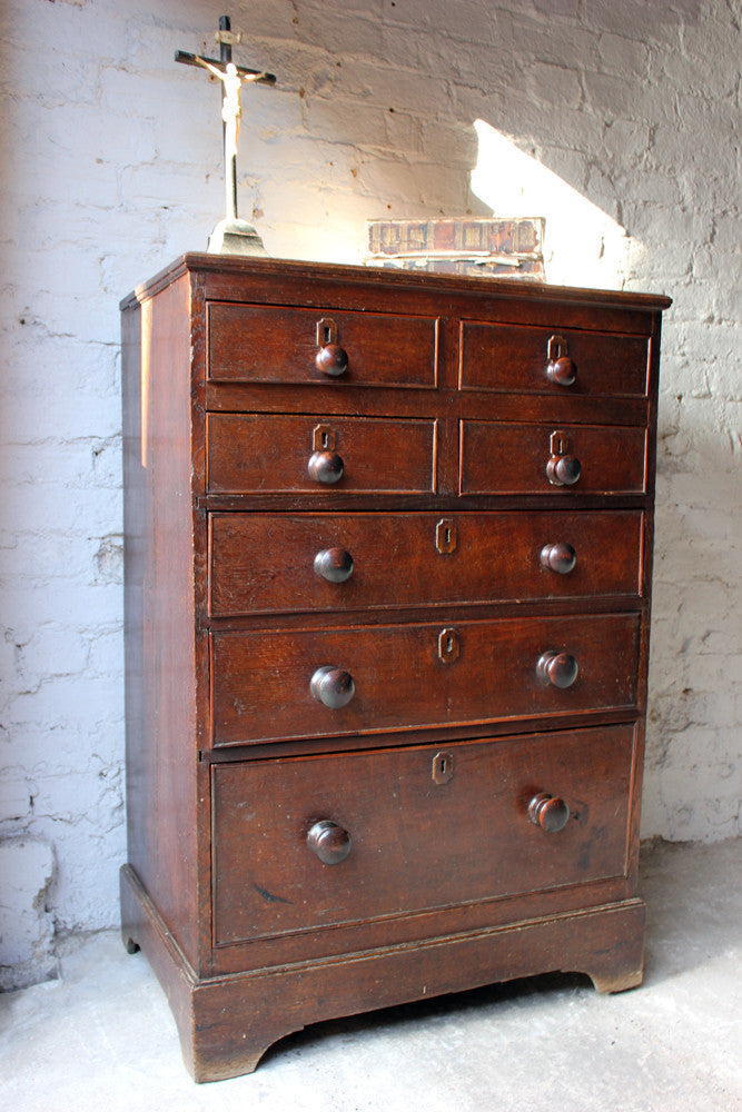 A Charming George II Provincial English Oak Chest of Drawers c.1740-60