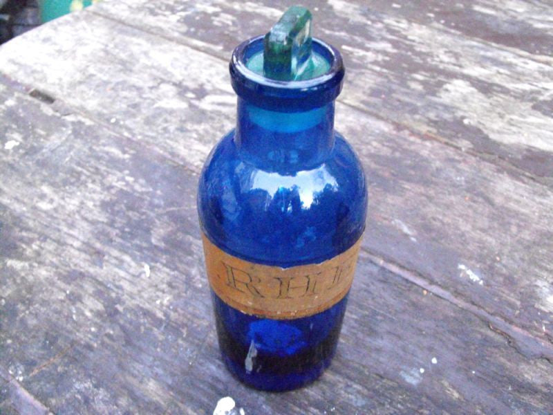 A Fine Late 19thC Cobalt Glass Apothecary Bottle For Powder of Rhubarb