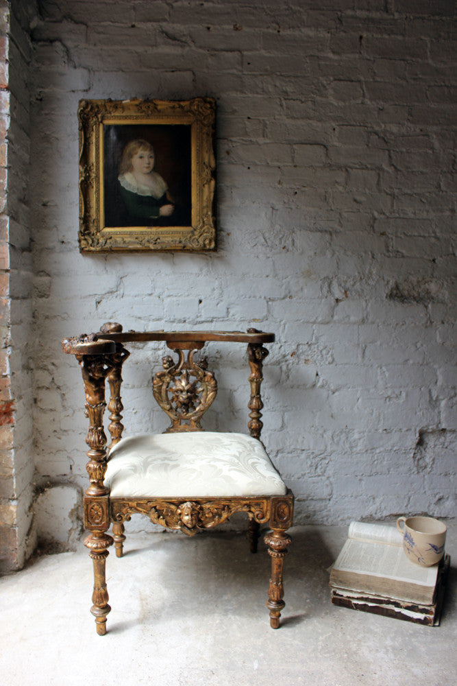 A Fine Early 19thC Italian Giltwood Corner Armchair c.1820