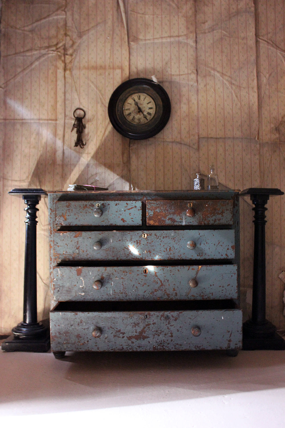 A Decorative Teal Painted Pine Chest of Drawers c.1900-15